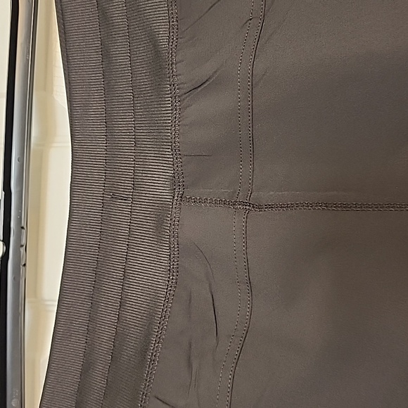 KIRKLAND LADIES ACTIVE  PANTS. - Picture 7 of 13